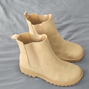 Soda Women's Cream Ankle Booties